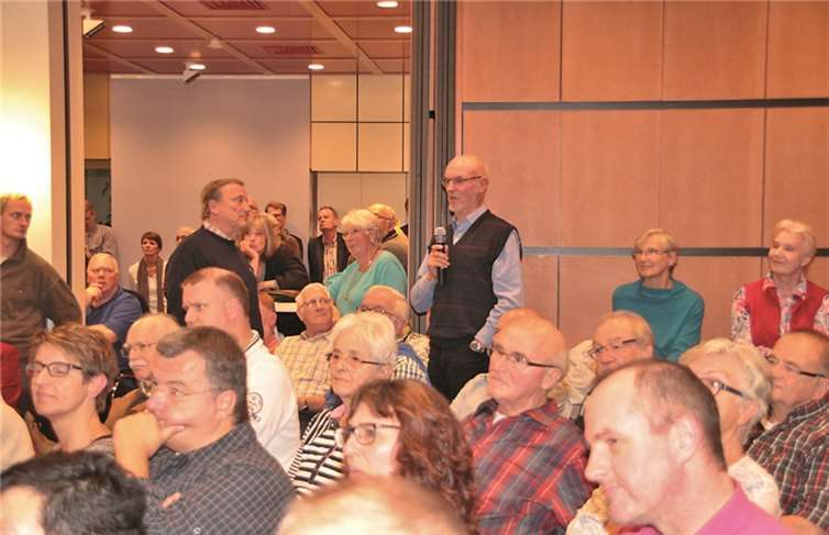Vonseiten der Bevölkerung wurden Fragen an den Investor gestellt.