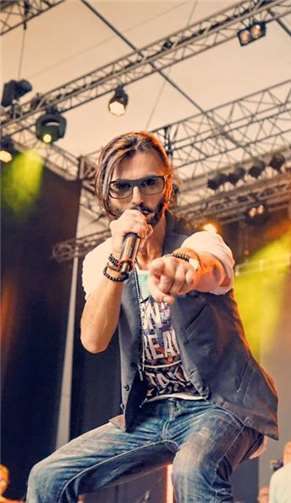 Vor 2000 Besuchern wurden die Hits der vergangenen Jahrzehnte präsentiert - auch mit vielen internationalen, hochkarätigen Sängerinnen und Sängern.privat