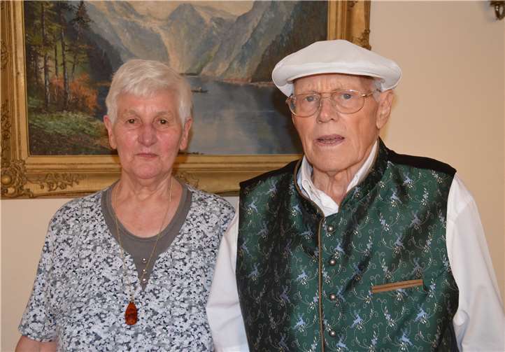 Vor 60 Jahren gab sich das Diamanthochzeitspaar Gertrud und Hans Schorn aus Remagen im Bonner Münster das Ja-Wort.AB