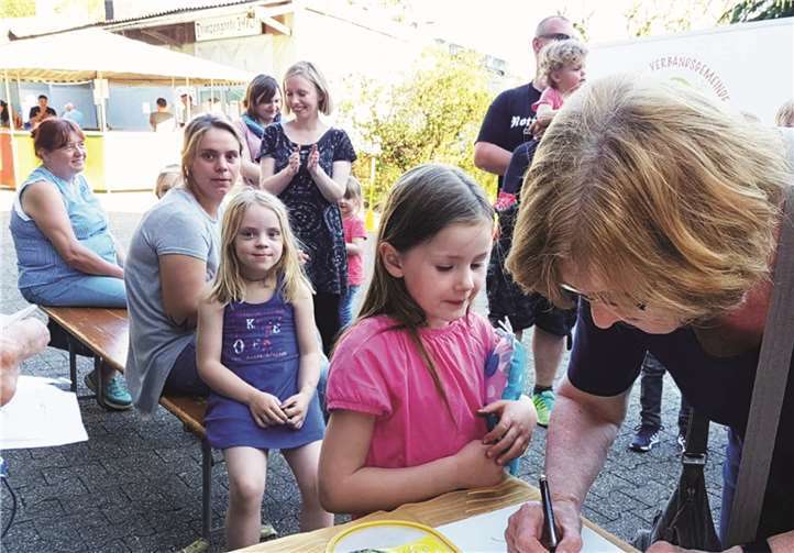 Vor Beginn der Olympiade ließen die Kinder sich als Teilnehmer registrieren