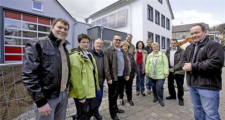 Vor Ort informierten sich die Maifelder CDU‘ler über die Baumaßnahme. privat