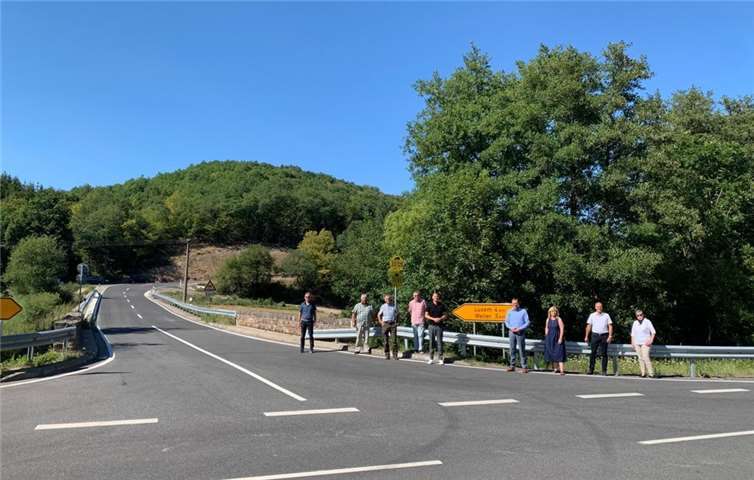 Vor Ort machte man sich ein Bild über aktuelle und zukünftige Straßenbaumaßnahmen. Foto: privat