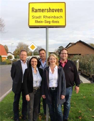 Vor Ort: (v. l.) Christian Metze, Silke Josten-Schneider, Rolf-Ingo Grünefeld , Dagmar Specht, Oliver Baron.privat