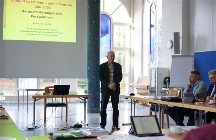 Vor allem die Finanzierung der Pflege war ein großes Thema des Vortrags. Privat