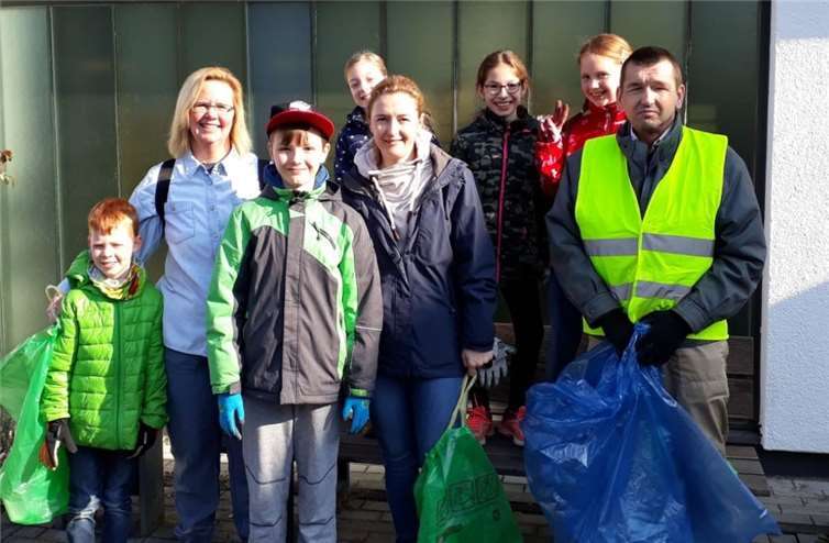 Vor allem die teilnehmenden Jugendlichen zeigten sich entsetzt über die Verschmutzung der Landschaft.