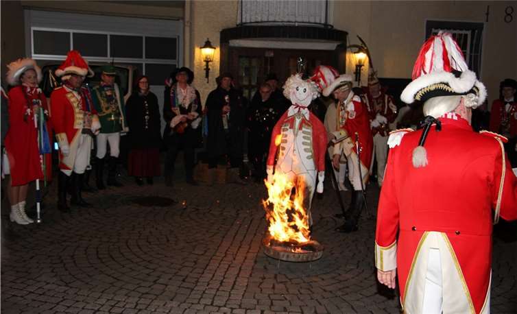 Vor dem Hotel Grüters musste der "Nubbel" wieder für alle Sünden des letzten Jahres gerade halten. privat