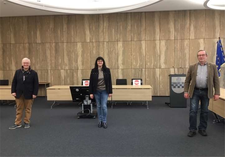 Vor dem Ortstermin am Sesekedamm tauschten sich Stadtbürgermeister Gerhard Hausen und Partnerschaftsbeauftragter Engelbert Wallek mit Bürgermeisterin Elke Kappen über Fragen der Städtepartnerschaft aus.