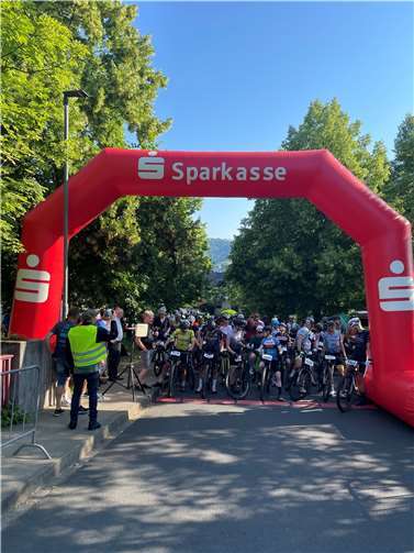 Vor dem Start. Quellen: TuS Rhens