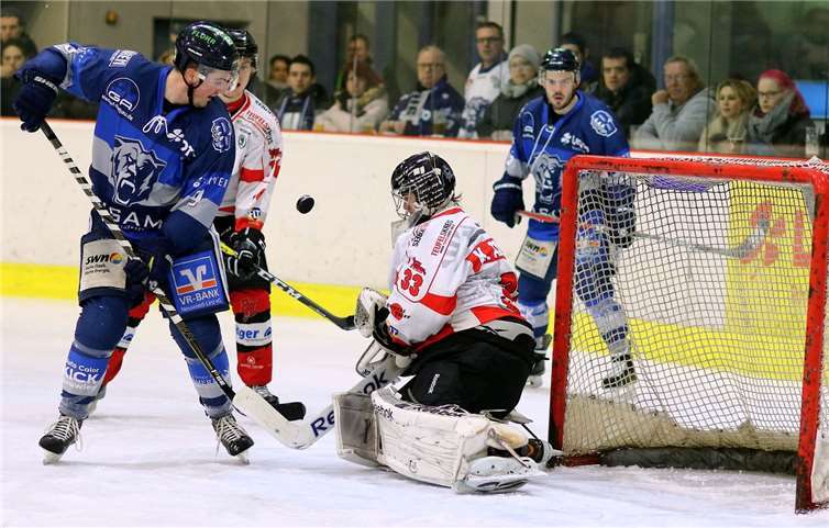 Vor dem Tor müssen die Bären wieder mehr Kaltschnäuzigkeit an den Tag legen als im Spiel gegen Bad Nauheim. Hier scheitert Rylee Orr an Kiian Aaltonen.privat