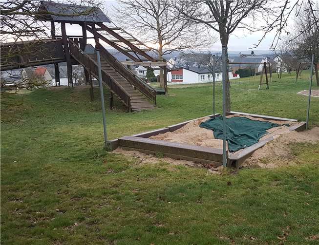 Vor dem Umbau des Spielplatzes.Quellen: Ortsgemeinde Macken