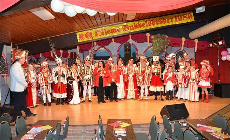 Vor dem Zug gibt es stets ein Prinzentreffen im Ollheimer Dorfhaus.Weigert