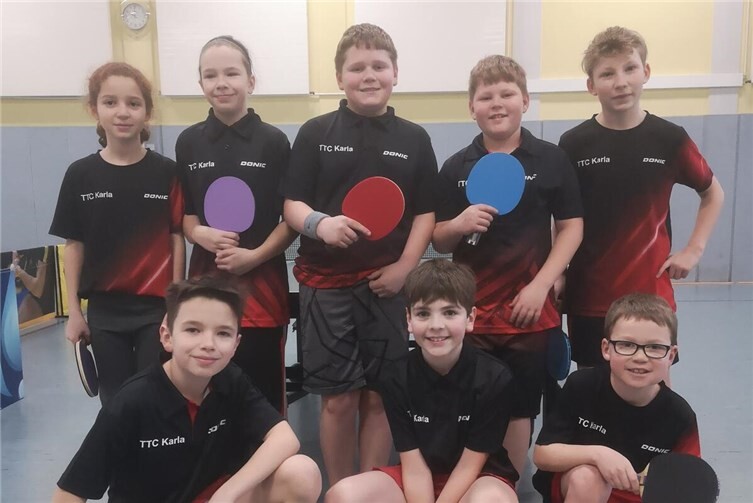 Vor dem vereinsinternen Duell stellten sich die Kleinsten zum Gruppenbild. Foto: Katharina Prouvost