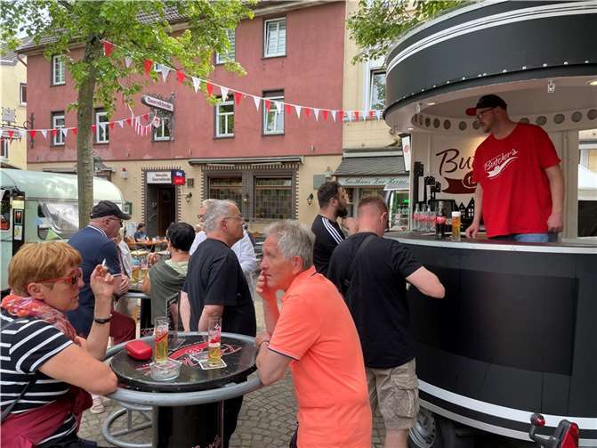 Vor den Foodtrucks herrschte reger Andrang.