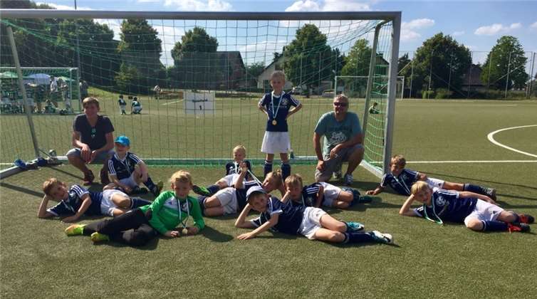 Vor den jungen Fußballern des SV Swisttal liegt ein neuer gemeinsamer Weg mit Hertha Buschhoven.privat