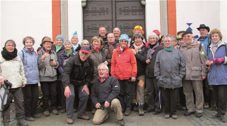 Vor der Kirche St. Viktor in Oberbreisig ist ein guter Platz, um den Karnevalszug zu erleben.Privat