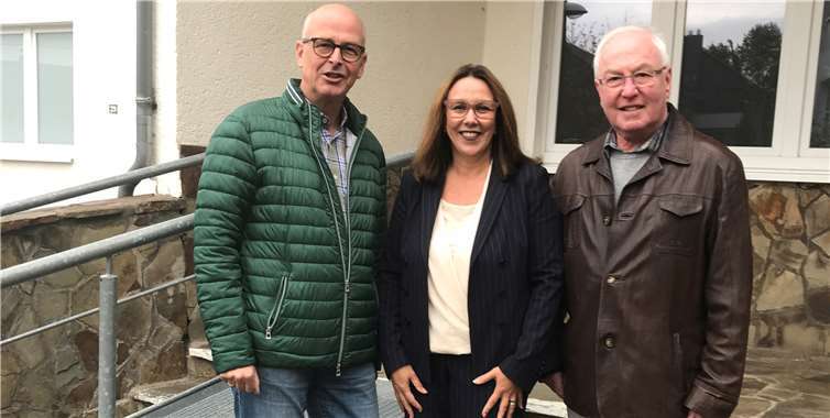 Vor der Rampe (v.l.) Ael Wilcke, Silke Josten-Schneider, Klaus Beer. Privat