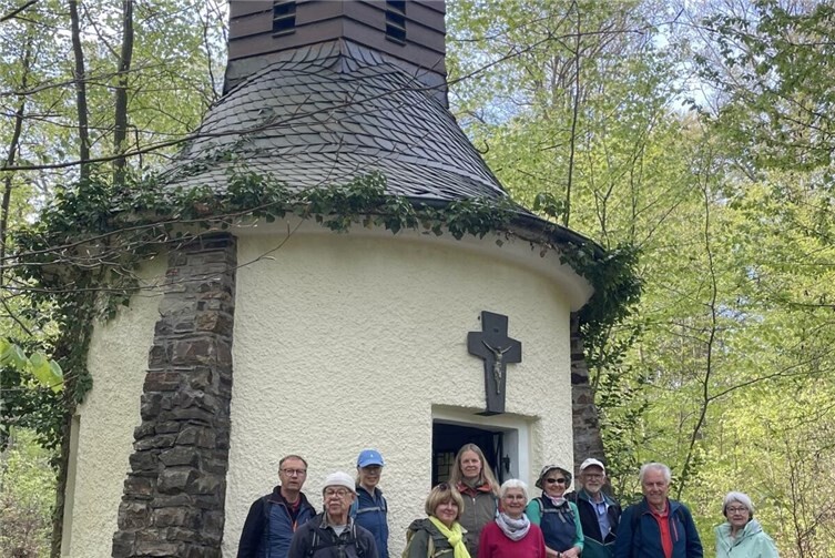 Vor der Ringkapelle nahe Emmelshausen