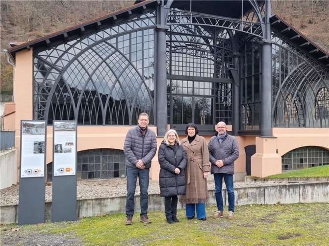 Vor der Sayner Hütte in Bendorf.  Foto: Abgeordnetenbüro Peter Moskopp, MdL