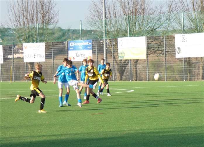 Vor der verdienten Osterpause bleiben die D1-Junioren der SG 99 Andernach zum Ende der Hinrunde Tabellenspitze: Mit einem 1:1 kehrte die Mannschaft von Rendel Neumann vom Auswärtsspiel gegen den Grafschafter JSG II zurück. Foto: privat