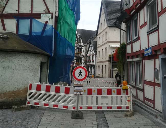 Vor einigen Wochen war die Mühlengasse/Kanzlerstraße plötzlich für Passanten und Fahrzeuge gesperrt.Foto: KBL