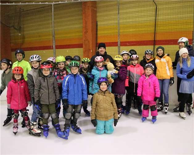 Vor kurzem ging es zum gemeinsamen Schlittschuhlaufen nach Troisdorf in die Eissporthalle.Foto: privat
