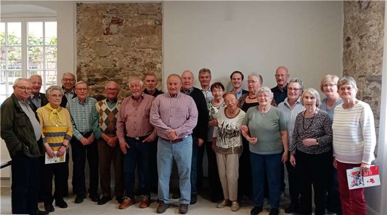 Vor kurzem hat der TV Engers 25 langjährige Mitglieder zu einer Feierstunde ins Engerser Rathaus eingeladen.  Foto: privat