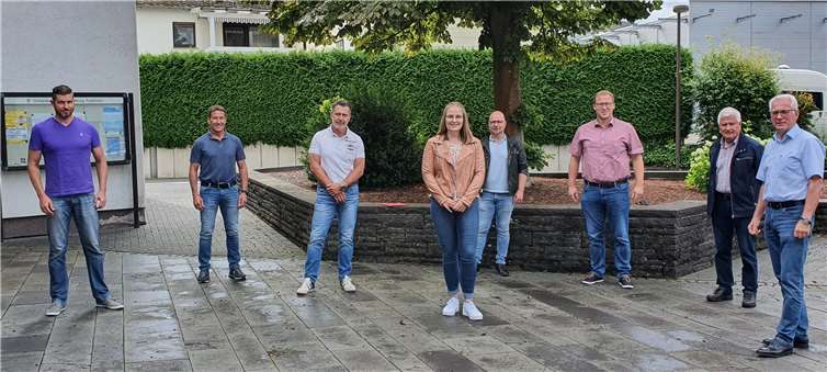 Vor wenigen Tagen durfte die Verwaltungsspitze der Verbandsgemeinde Puderbach, vertreten durch Bürgermeister Mendel und die Fachbereichsleiter sowie der Personalrat, die Anwärterin für das zweite Einstiegsamt (ehemals mittlerer Dienst) Lena Kaballo in der Verwaltung begrüßen.Quelle: VG Puderbach