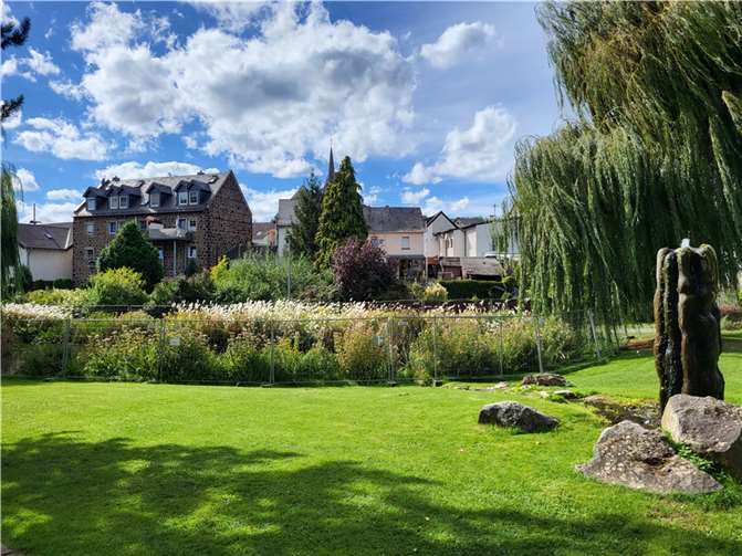 Voraussichtlich rund 1.500 Euro mehr kostet die Sicherung des Teiches in Eich.