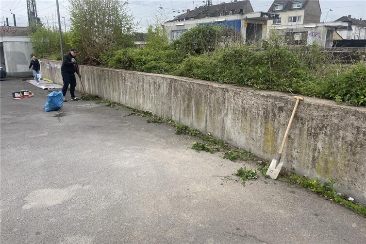 Vorbereitung der Graffiti Wand durch Dater123 und QM