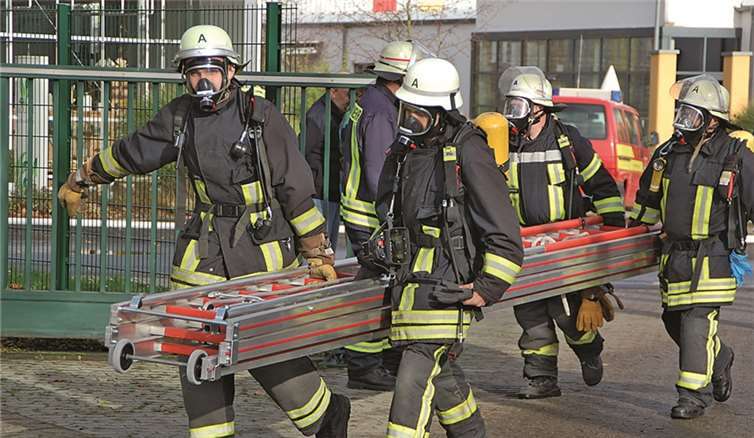 Vorbereitung und Eintreffen der Übungseinheiten.privat