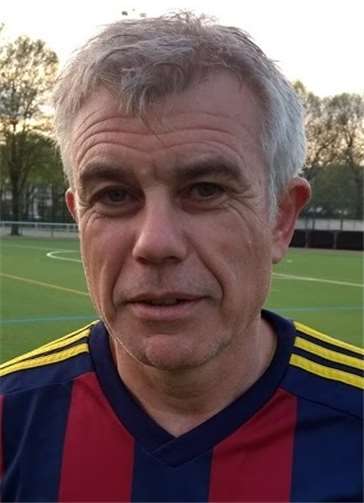 Vorbildlich im Zweikampfverhalten: Karl-Heinz Schoeneck. privat