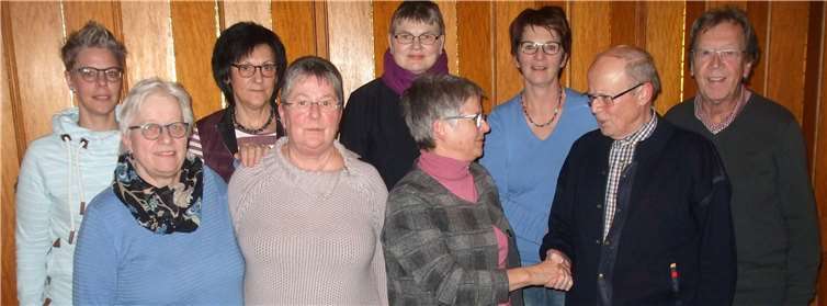 Vordere Reihe: Resi Hartung, Christa Dötsch, Barbara Ortmann-Braun, Rudolf Lambrich. Hintere Reihe: Nicole Klöckner, Marie Luise Heilmann, Eleonore Sasse, Karin Biewers, Wolfgang Retterath. Es fehlen: Lydia Freudenreich, Irene Einig Foto: privat