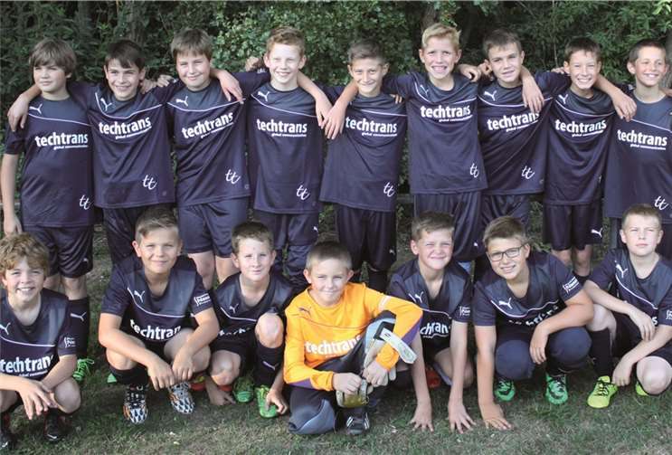 Vordere Reihe: Robin Bersch, Jordan Schladt, Max Spohr, Moritz Kauschke, Hendrik Gierden, Leon Heimann, Kilian Plonka. Hintere Reihe: Elia Nassiri, Lukas Neiser, Philipp Schneider, Jan Jarmer, Maximilian Beck, Philipp Porz, Florian Speth, Paul Wetzlar, Maik Koch. Es fehlen: Julian Oster, Luis Kaufmann, Ludwig Versteeg, Julius Herbold.privat