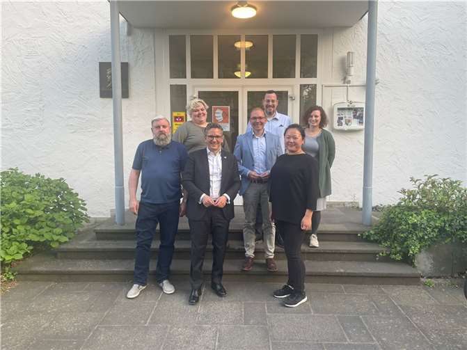 Vordere Reihe v.li.: Holger Kumm, Dr. Thorsten Rudolph, Martin Lips und Sonja Cui. Foto: privat