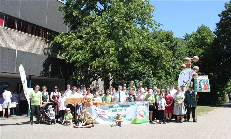 Voreifeler Schützen beim Diözesanjungschützentag in Neuss-Norf.  Christian Klein