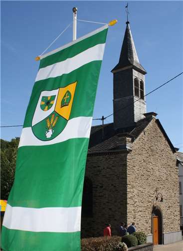 Vorerst letzter Kirchgang beim Kirmesfest in Brachtendorf. Die Kirche St. Lambertus wird in den nächsten Monaten saniert.