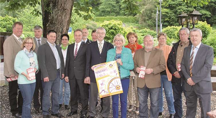 Vorfreude bei allen Beteiligten des 20.Raderlebnistages im Biergarten Sayner Scheune. US