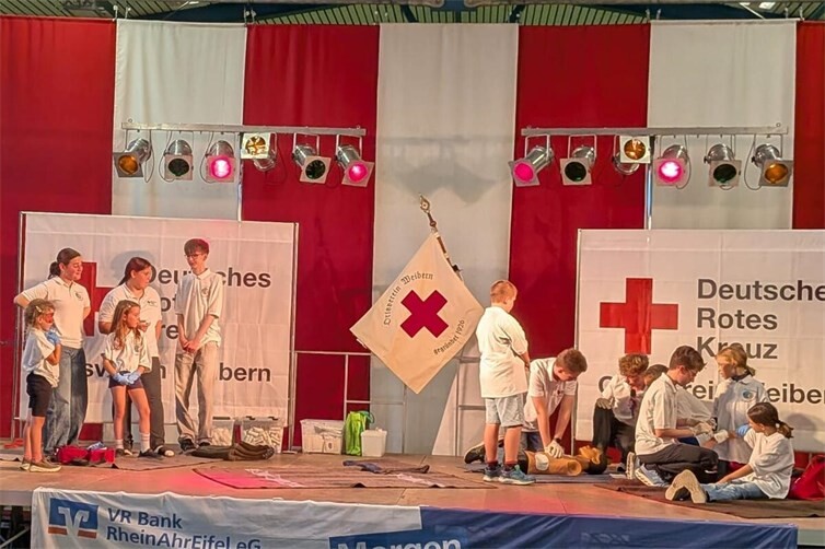 Vorführung Jugendrotkreuz