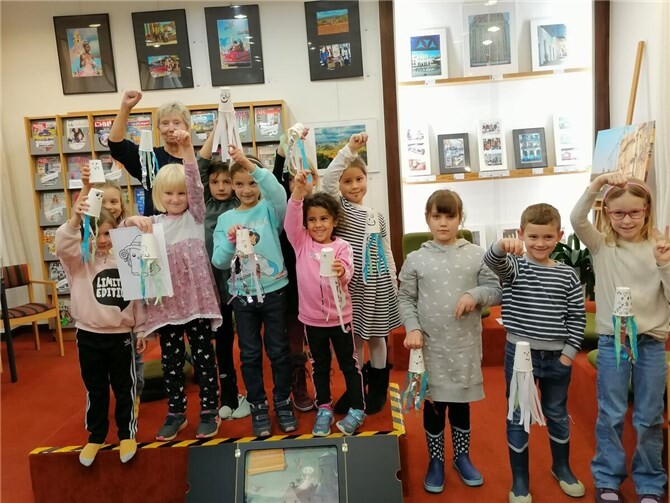 Vorgelesen wurde „Das kleine Gespenst“.  Foto: Irina Hanswin / Stadtbibliothek