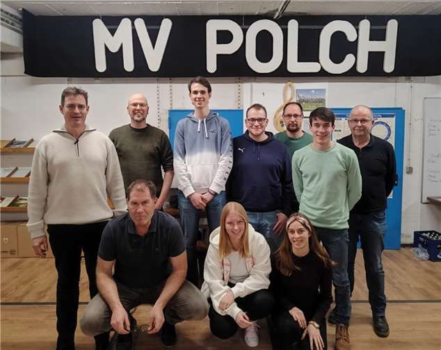 Vorne v. l.: Jürgen Schmitt, Emelie Breitbach, Katharina Veit, hinten v. l.: Michael Veit, Florian Weber, Steffen Hammer, Sebastian Schmitt, Matthias Hees, Jonas Weber, Hermann-Josef Rieser.  Foto: Jonas Veit