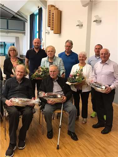 Vorne v.l.: Dietrich Haecker, Horst Puderbach, Friedhelm Weber. Mitte v.l.: Birgit Haecker, Eva Puderbach, Liesel Weber. Hinten.v.l.: Manuel Sindermann, Markus Eul, Peter Oljelnik. Foto: privat