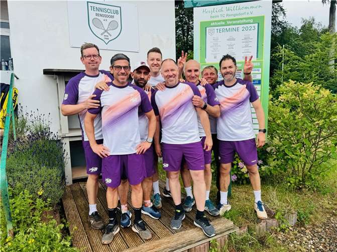 Vorne (v.l.): Nicolai Fett, Andreas Hörter, Heiko Ehlscheid, Tim Kalter; hinten (v.l.): Jan Jakobi, Sebastian Schiffgens, Björn Hild, Daniel Ort  Foto: Timo Schäfer