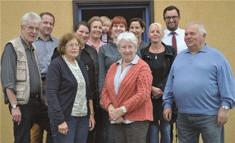(Vorne v.l.n.r.) Heidi Diehl, Uschi Hahn und Fritz Bensel, (Mitte v.l.n.r.) Heiner Pilger, Gabi Höhne, Sabine Rabes und Karin Steins, sowie (hinten v.l.n.r.) Guido Henseler, Cornelia Hartmann, Rebecca Brünink, Silke Quantius und Florian Lanzrath. privat