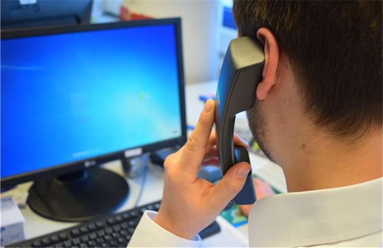 Vorsicht vor dreisten Telefonanrufen angeblicher Microsoft-Mitarbeiter. Foto: Landeskriminalamt Rheinland-Pfalz