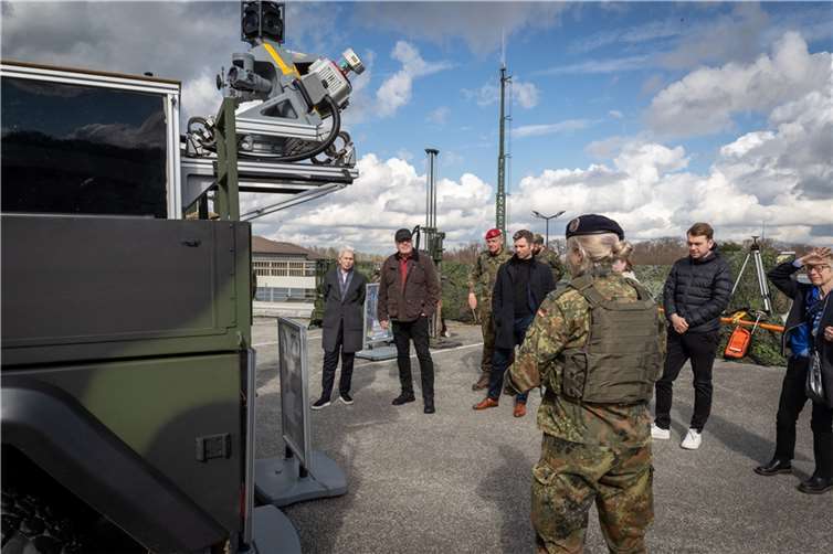 Vorsitzende Dr. Marie-Agnes Strack-Zimmermann (li.) in Rheinbach.