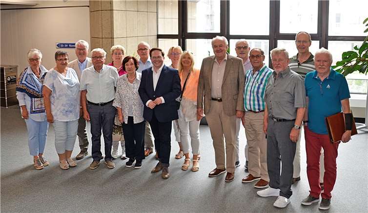 Vorsitzende Irmgard Kicherer konnte auch den neuen Ersten Kreisbeigeordneten Pascal Badziong begrüßen.  Quelle: Kreis MYK