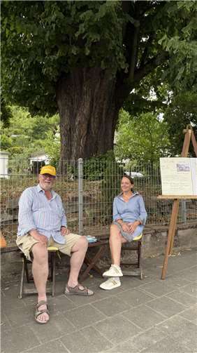 Vorsitzende Ruth Urban (r.). mit Vereinsmitglied Adalbert Fuchs.