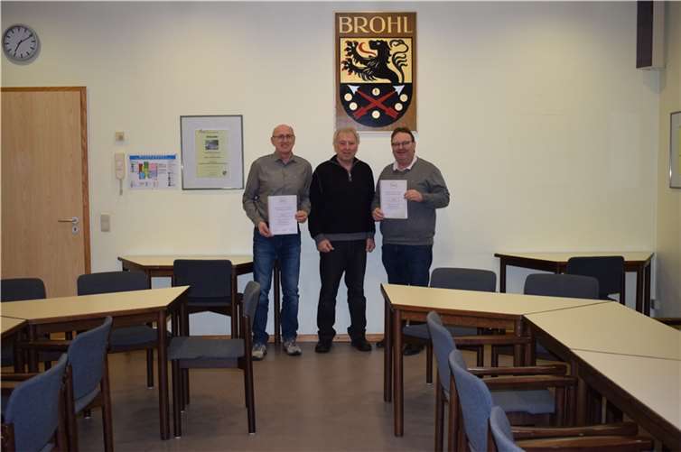 Vorsitzenden Günter Uhlmann (Mitte), Michael R. Schäfer (re.) und Gerd Schuster (li.).  Foto: privat