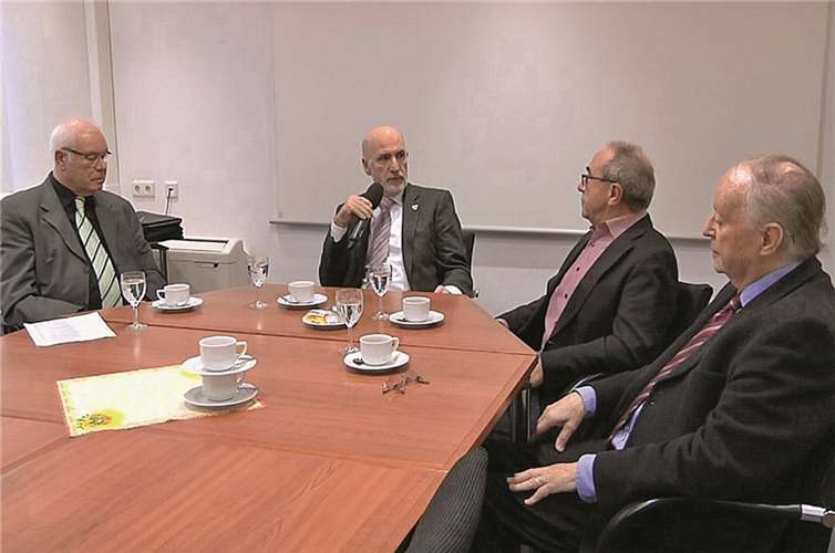 Vorsitzender, Geschäftsführer und Schatzmeister des Krankenhaus-Fördervereins standen Alfred Adams Rede und Antwort. privat