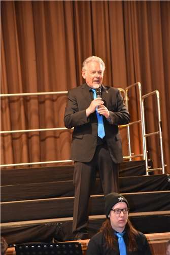 Vorsitzender Hans Jürgen Röber konnte 400 Gäste in der Rheinbacher Stadthalle begrüßen.